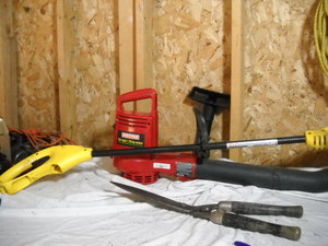 lot 39 image: Yard Tools