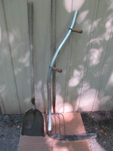 lot 73 image: Yard and Garden Tools