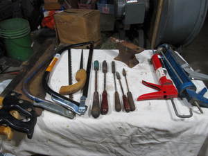 lot 105 image: Vintaged Garage Items