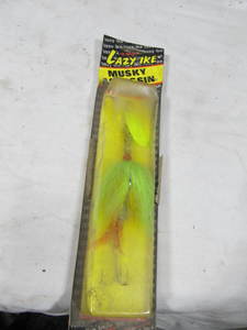 lot 114 image: Musky Lure