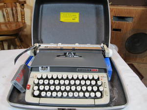 lot 120 image: Vintage Typewriter