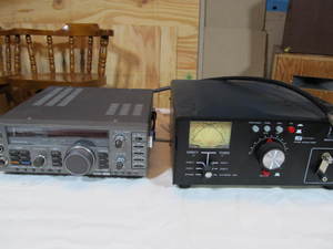 lot 123 image: Transceiver and Antenna Tuner