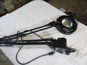 lot 186 image: Adjustable Light