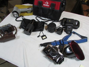 lot 212 image: Vintage Kodak Camera Lot