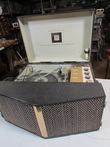 lot 220 image: Vintage Customer Deluxe 3-D Stereophonic Player
