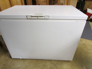 lot 233 image: Whirlpool Chest Freezer
