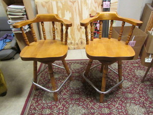 lot 265 image: Bar stools