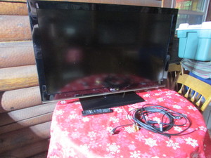lot 281 image: 40 Flat Screen TV