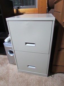 lot 285 image: Small Filing Cabinet