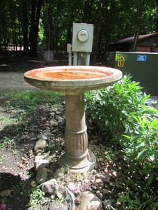 lot 292 image: Bird Bath