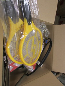 lot 304 image: Junk Drawer Lot