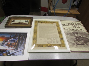 lot 309 image: VintageAntique Wall Decor