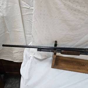 lot 1 image: Winchester Model 12 20ga Original