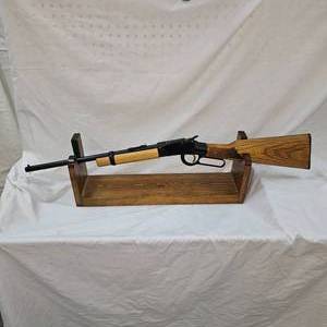 lot 10 image: Ted Williams by Ithica Single Shot, Drop Block 22LR