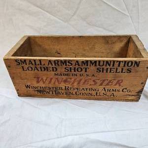 lot 55 image: Antique Vintage Winchester 1930s 410 Ammo Shipping Crate