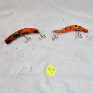 lot 117 image: Wooden, As New, Lazy Ike & Jointed Bono and Wooden Blank Lure Box and Manual