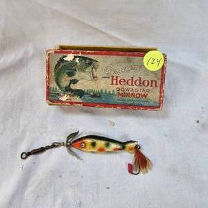 lot 124 image: Heddon Very Rare #11 Light Casting Dowagiac Minnow with Original Box, circa 1912