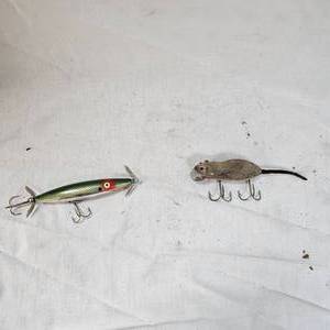 lot 128 image: Heddon Vintage Meadow Mouse, Very Very Nice and Heddon Dying Flutter
