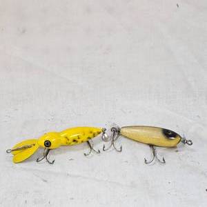 lot 134 image: Classic Hell Bender Whopper Stopper, 95% and Heddon Wounded Spook Lure