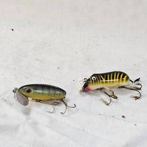 lot 157 image: Shakespeare Original Swim Mouse, very nice & Heddon Jitterbug