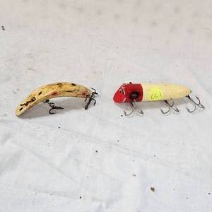 lot 177 image: Heddon Original Glass Eye Lucky 13 & Vintage Helin Flat Fish