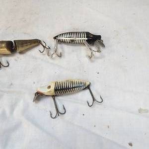 lot 185 image: Heddon River Runt(2) and Creek Chub Jointed Pikie