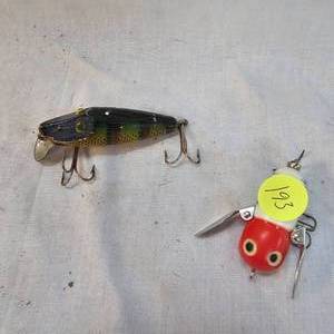 lot 193 image: Heddon, as new Tiny Crazy Crawler, no box and Perch River Runt