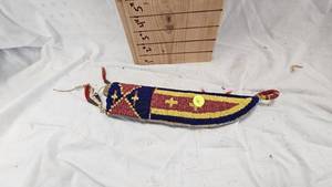 lot 247 image: Native American Beaded Knife Sheath, Leather and beautiful Bead Work in Excellent Condition