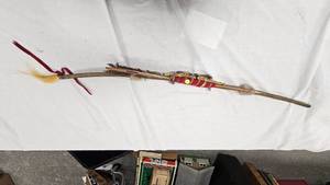 lot 256 image: Native American Style Bow & Quiver, Feathers, Leather, Bead, Very Unique Piece
