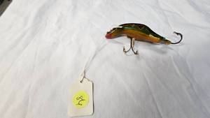 lot 86 image: Heddon Vintage and Rare Luny Frog, Open Leg Design Produced 1927-32, Great Condition
