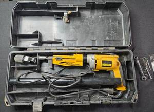 lot 9 image: DeWalt Quik Drive 2000 Autofeed Screw System with Case and Accessories