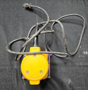 lot 23 image: DeWalt Palm Grip Electric Sander with Power Cord