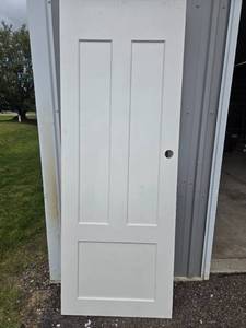 lot 48 image: 30x80 Inch White Interior Door with Pre-Drilled Handle Hole