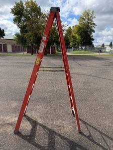 lot 49 image: Keller KPro 8 ft Fiberglass Step Ladder 300 lb Capacity