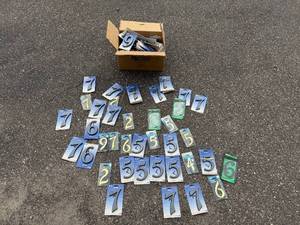 lot 64 image: Large Assortment of House Numbers 5 14 Inch Mixed Styles and Finishes