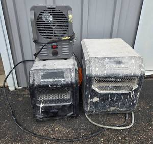 lot 79 image: Lot of Portable Electric Heaters LifeSmart Holmes Utility Shop