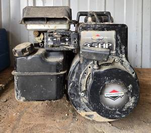 lot 88 image: Homelite 2-Inch Centrifugal Water Pump with Briggs & Stratton 3.5HP Engine