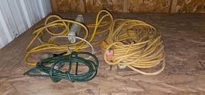 lot 102 image: Group of Extension Cords with Work Light and Power Strip