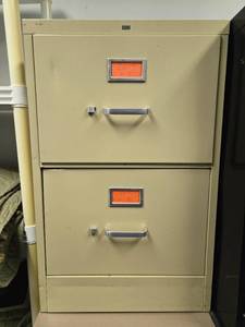 lot 138 image: HON Two-Drawer Metal Filing Cabinet 29x18x22 Inch