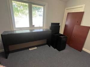 lot 185 image: Modular Office Cabinets and Table Tops Set - unassembled desk