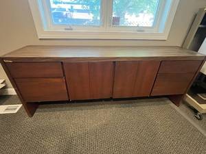 lot 193 image: Office Credenza with Drawers - no key