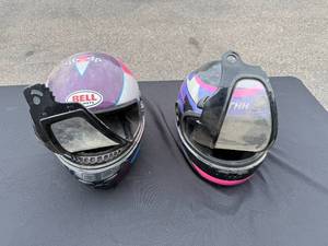 lot 266 image: Pair of Full Face Motorcycle Helmets Bell Polaris and THH Large