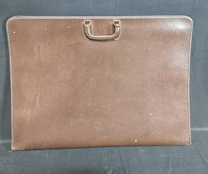 lot 40 image: Vintage Brown Leather Portfolio Case with Handle