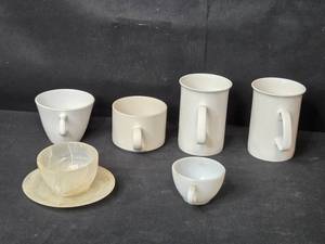 lot 144 image: Assorted Vintage Cups, Mugs, and Saucer Set