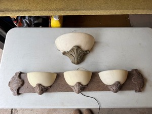 lot 1 image: Vanity Lights