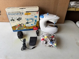 lot 23 image: Dressmaker II Sewing Machine Foot Ped