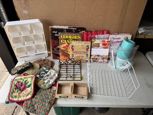 lot 41 image: Household Items