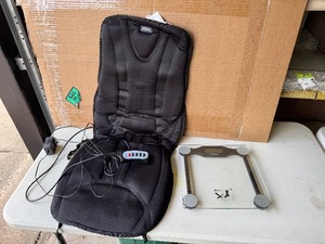 lot 47 image: Massager & Scale