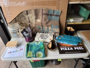 lot 51 image: Household Finds