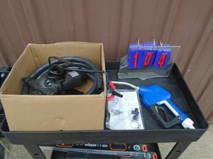 lot 104 image: New 12volt DC powered Diaphragm pump with hose & nozzle. As shown.